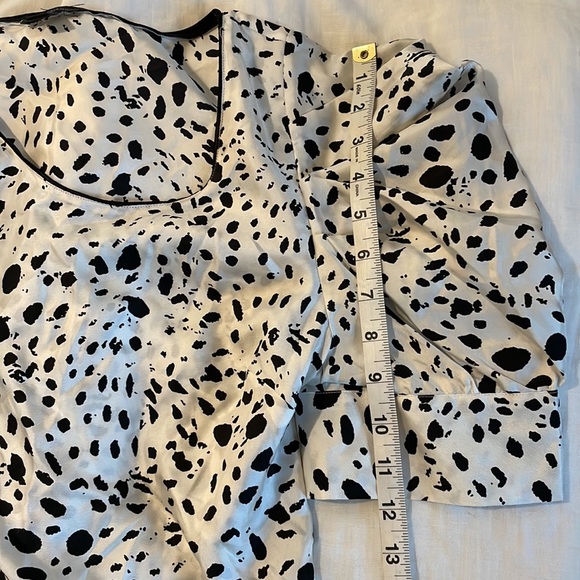 Ann Taylor Silk Blouse- Puff Sleeve, Animal Print (Size 10) - Picture 13 of 13